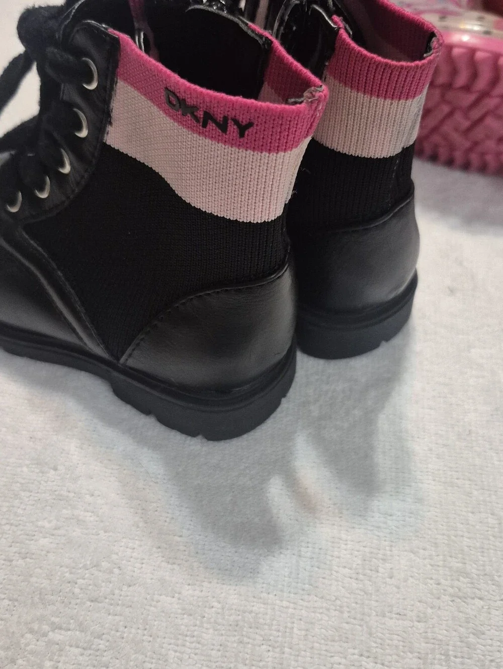 Dkny size looks